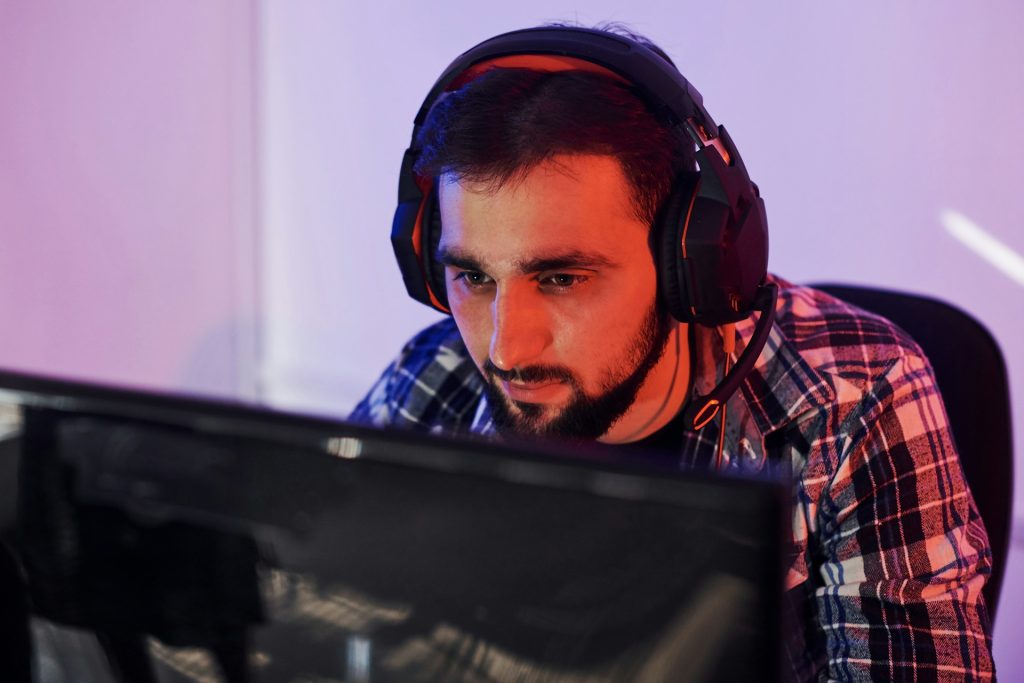 How to make money from online game streaming Online game streaming